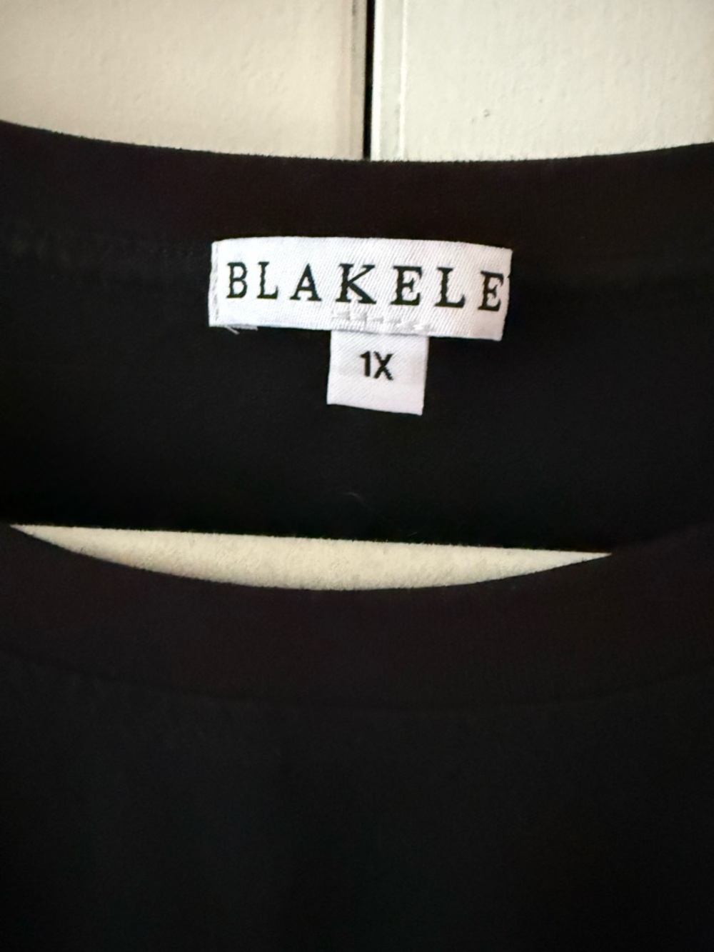 Elevated black tee - Picture 2 of 4